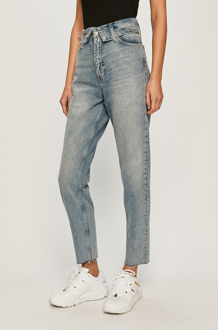 Calvin Klein Jeans - Jeansy Mom Jean niebieski J20J214516