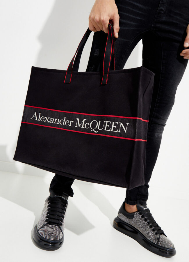 ALEXANDER MCQUEEN - Czarna torba shopper z logo 646453 1AAAE