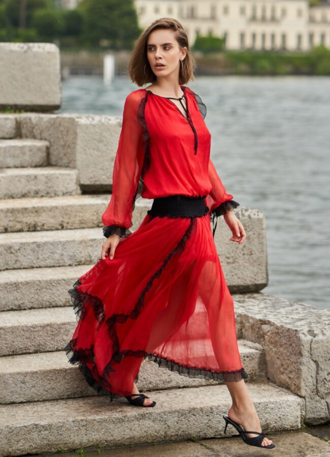 BY CABO - Czerwona sukienka maxi z jedwabiu Sansa SANSA RED
