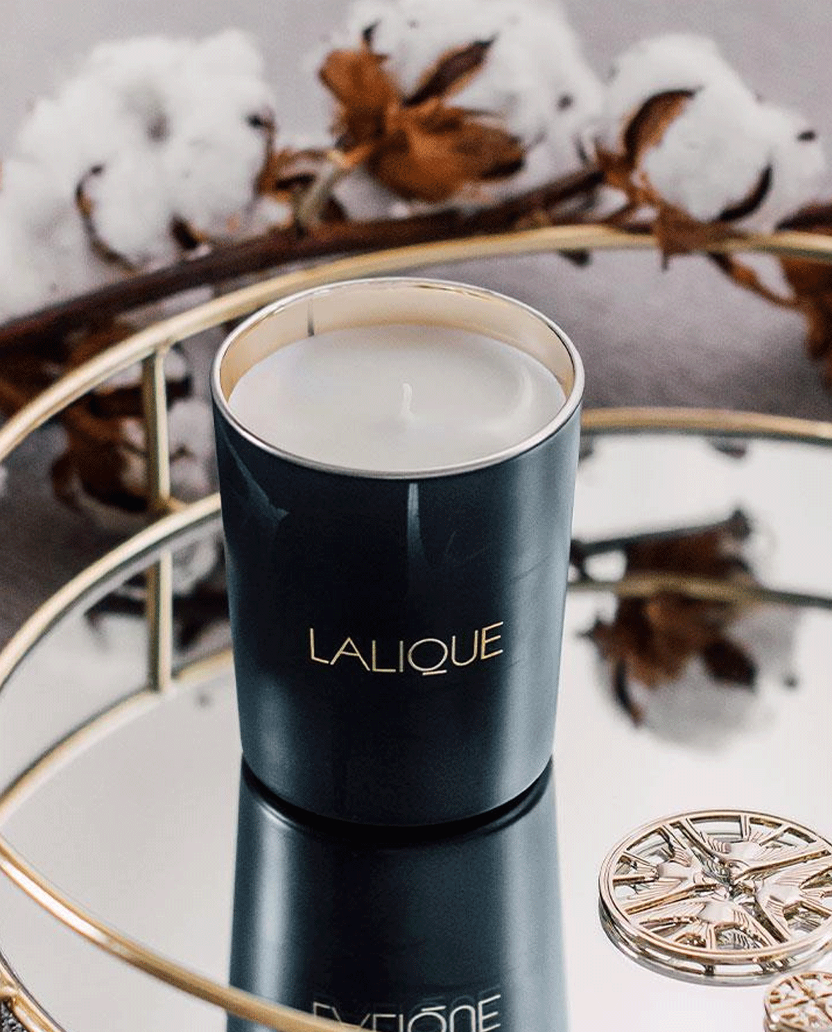 LALIQUE - Granatowa świeca perfumowana La Nuit 136062LQ