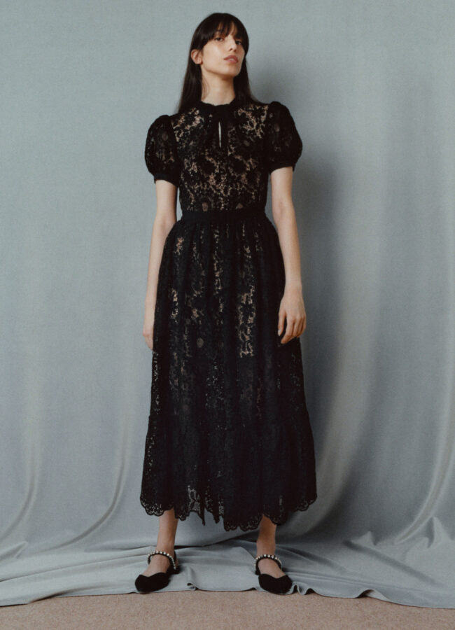 SELF PORTRAIT - Czarna koronkowa sukienka midi SS21-092